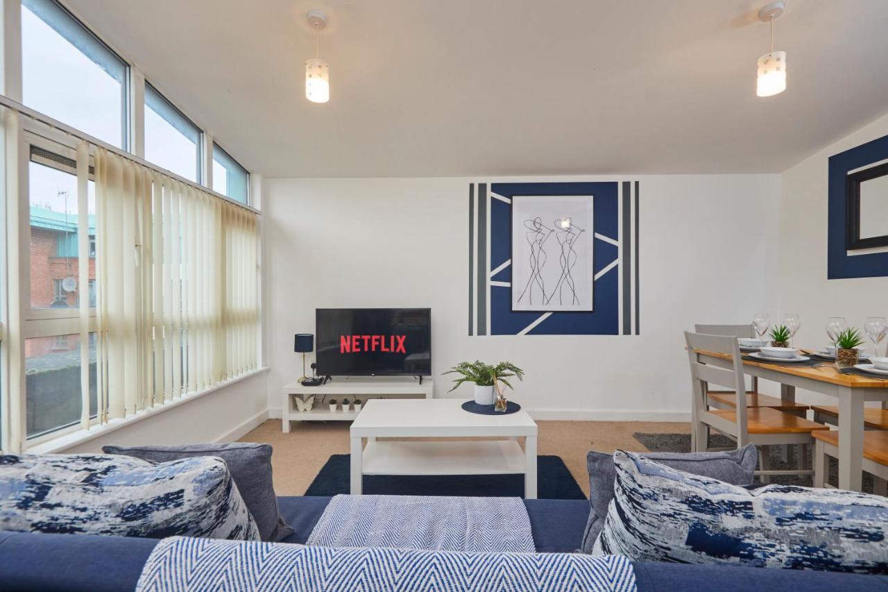 Ideal 2 Bed In - Parking Apartment