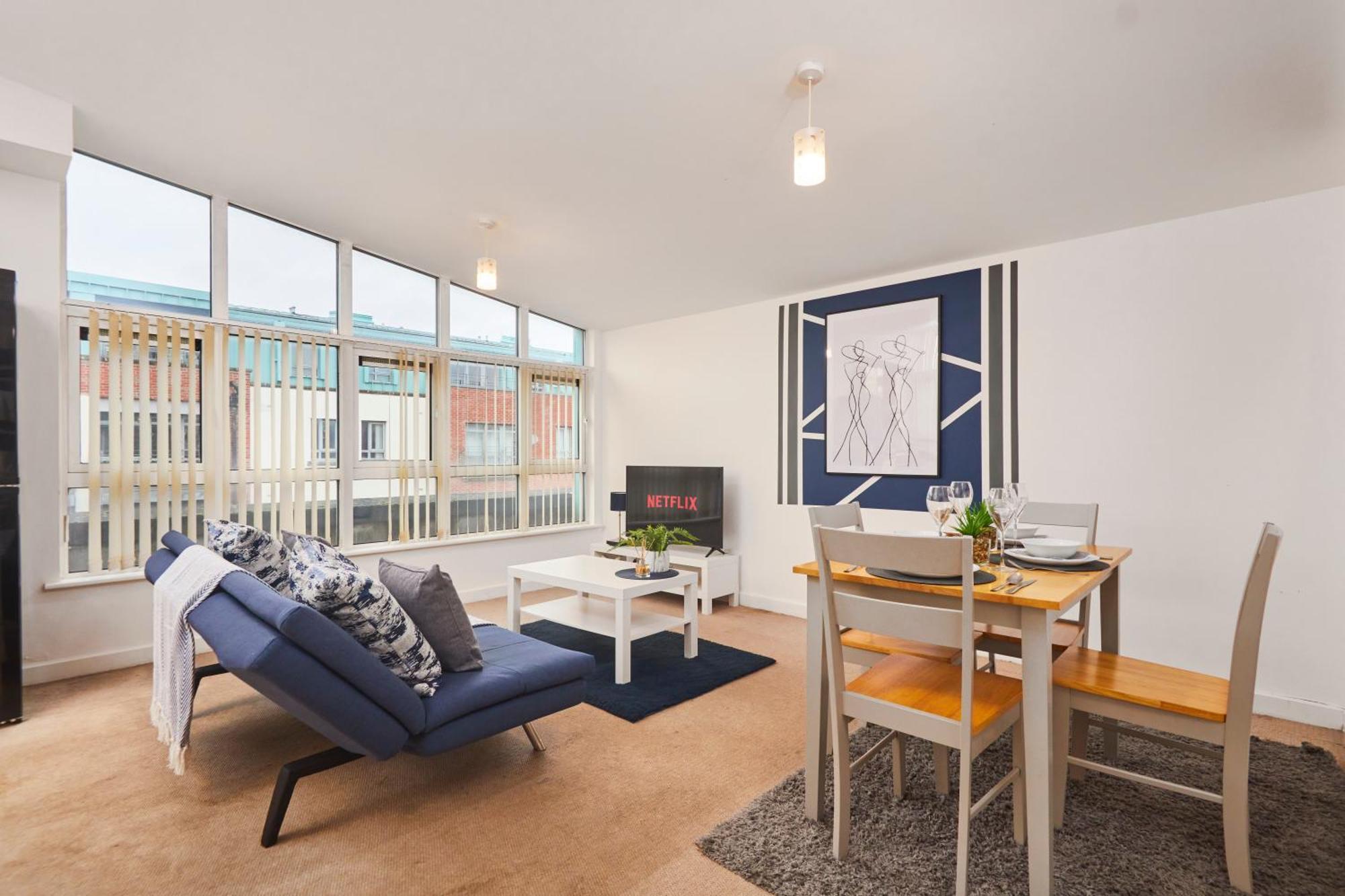 Ideal 2 Bed In - Parking Coventry